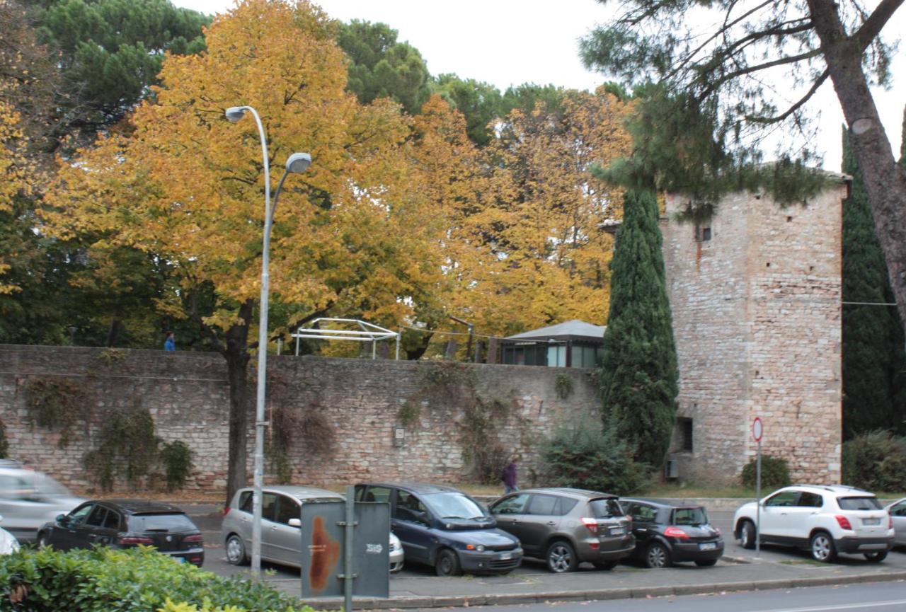 Affittacamere Parco Dei Canape Foligno Exterior foto