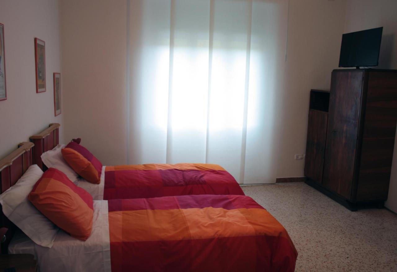 Affittacamere Parco Dei Canape Foligno Habitación foto